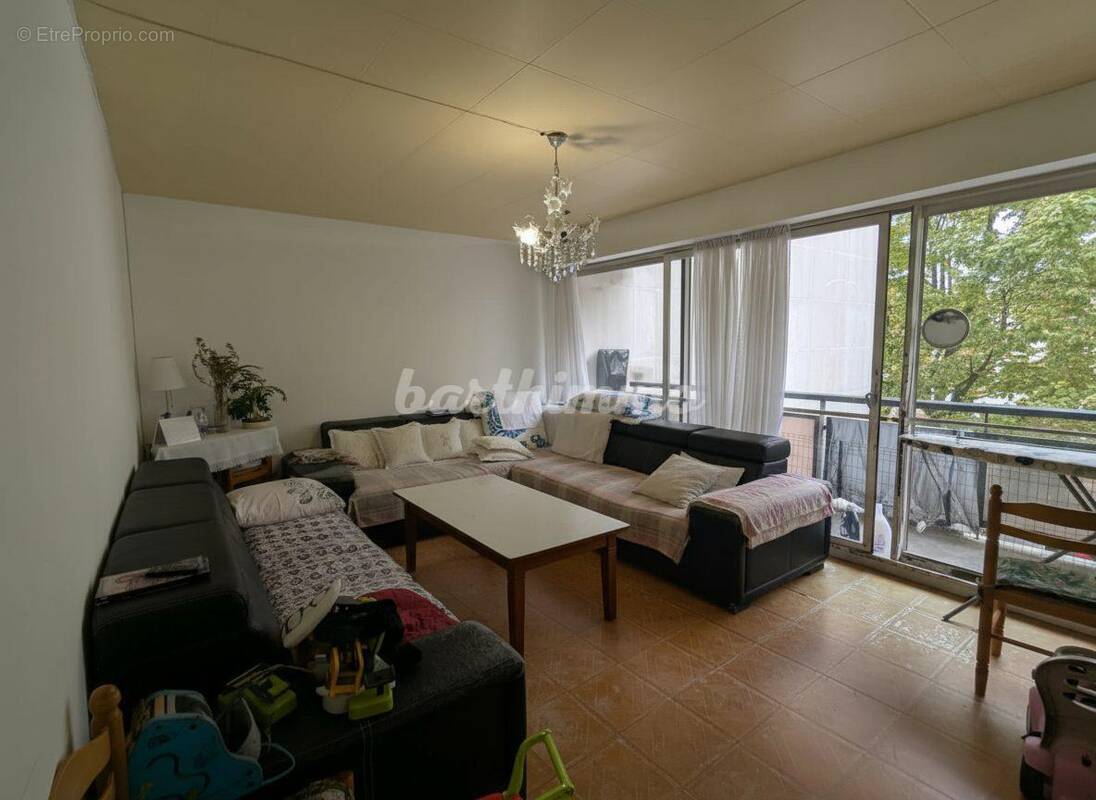 Séjour - Appartement à SARCELLES
