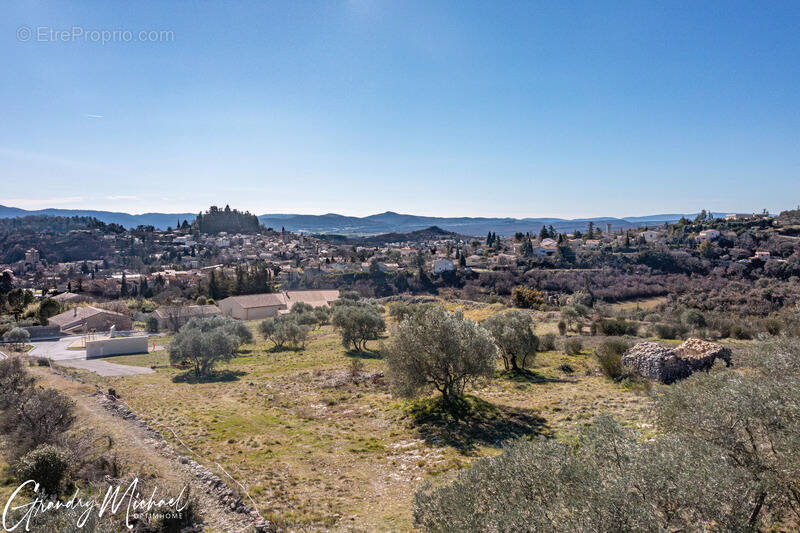 Terrain à FORCALQUIER