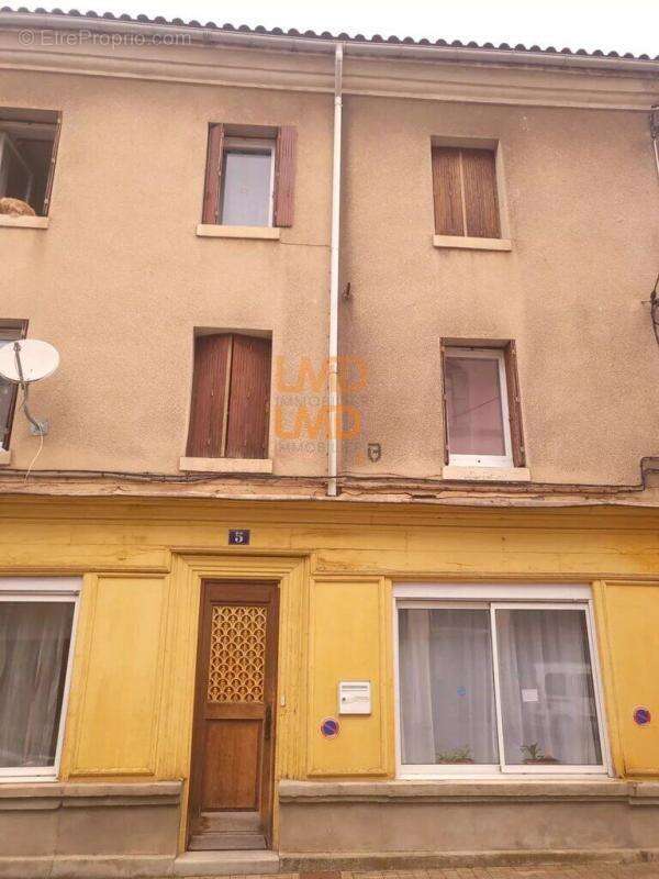 Maison à DECAZEVILLE