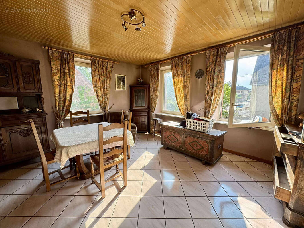 Maison à OBERMODERN-ZUTZENDORF