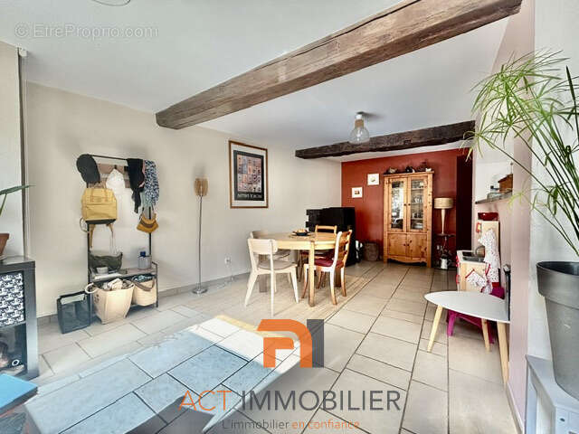 Maison à BRULLIOLES