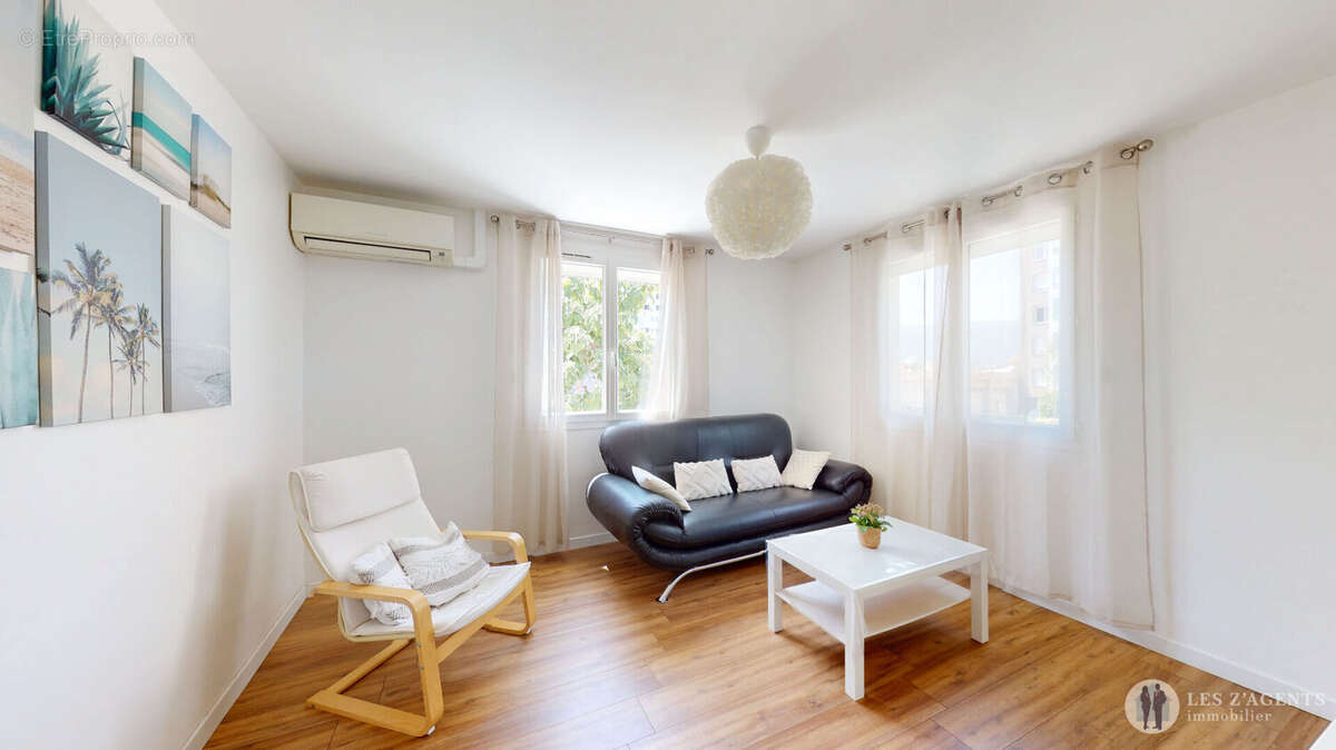 Appartement à SAINT-MARTIN-D'HERES