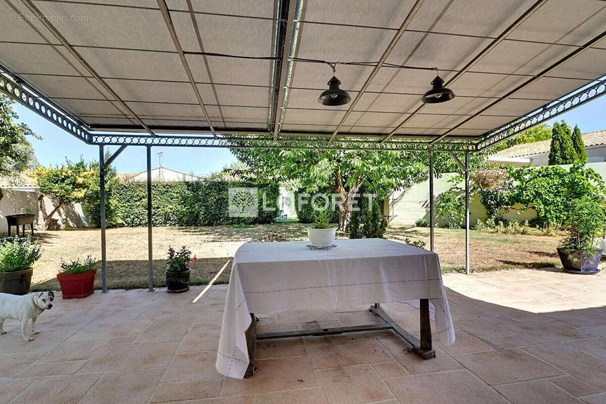 Maison familiale 165 m² - 5 chambres - grand garage -j ardin arboré et piscine - Périgny - photo 4