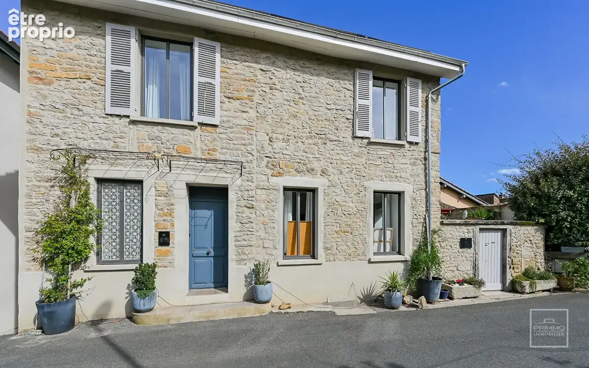 SAINT DIDIER AU MONT D'OR Maison de charme avec cour au coeur du village - photo 9