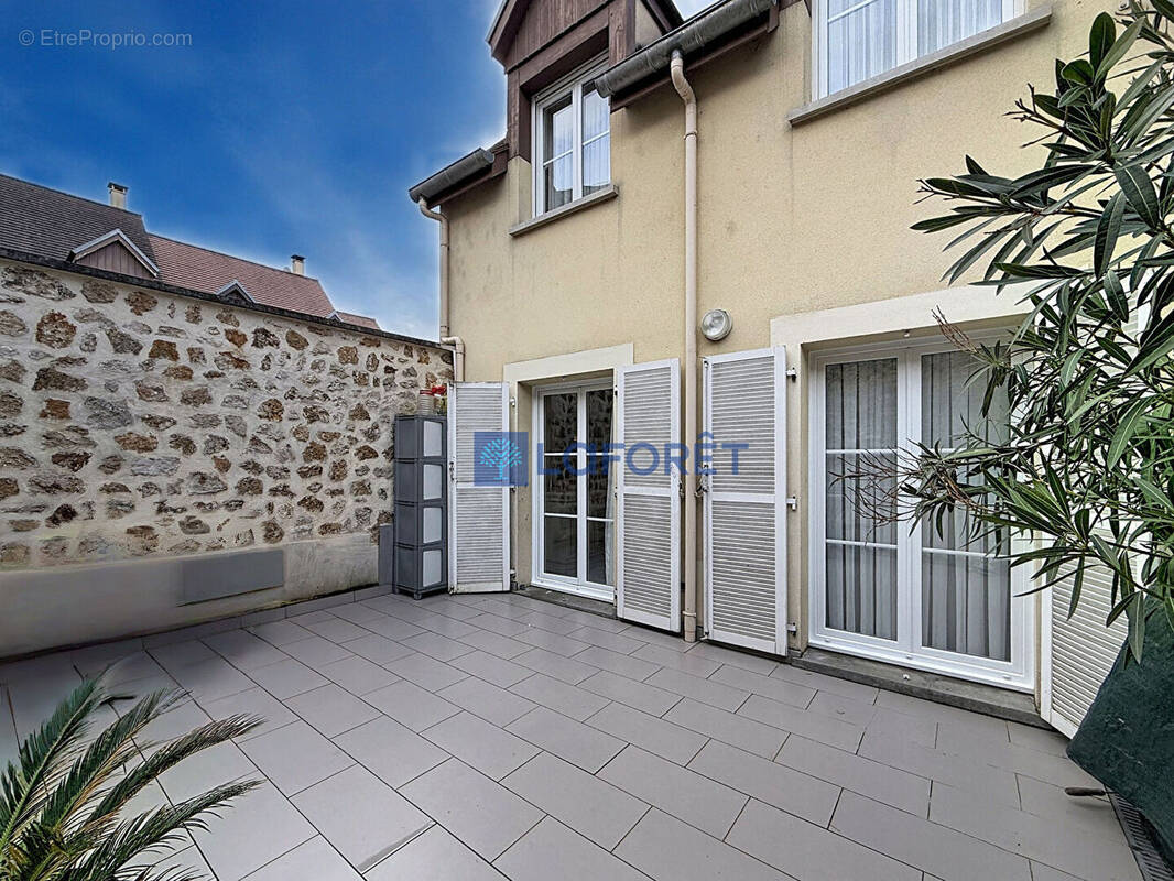 Maison à SAINTRY-SUR-SEINE