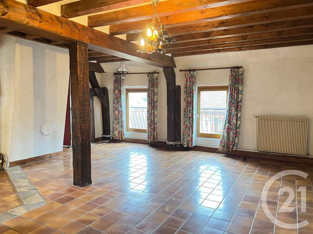 Maison à IVRY-LA-BATAILLE