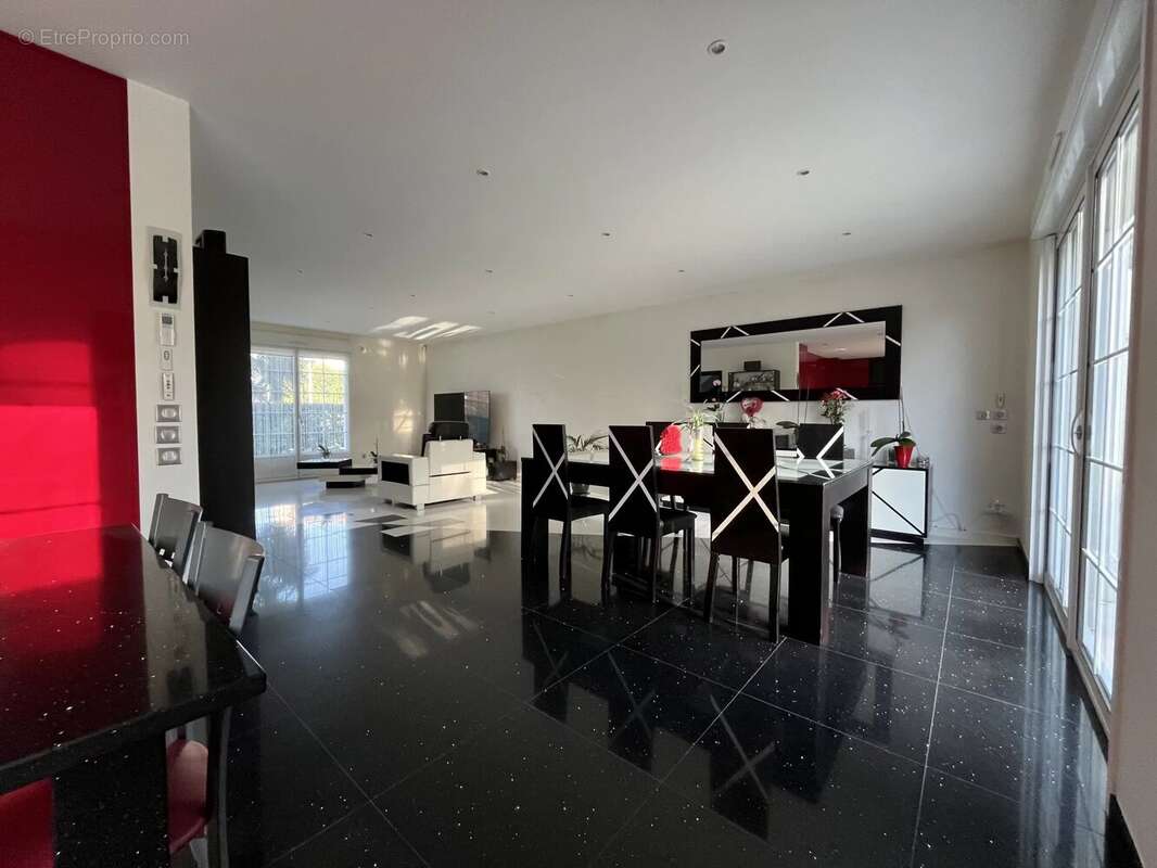 Maison à ORMESSON-SUR-MARNE