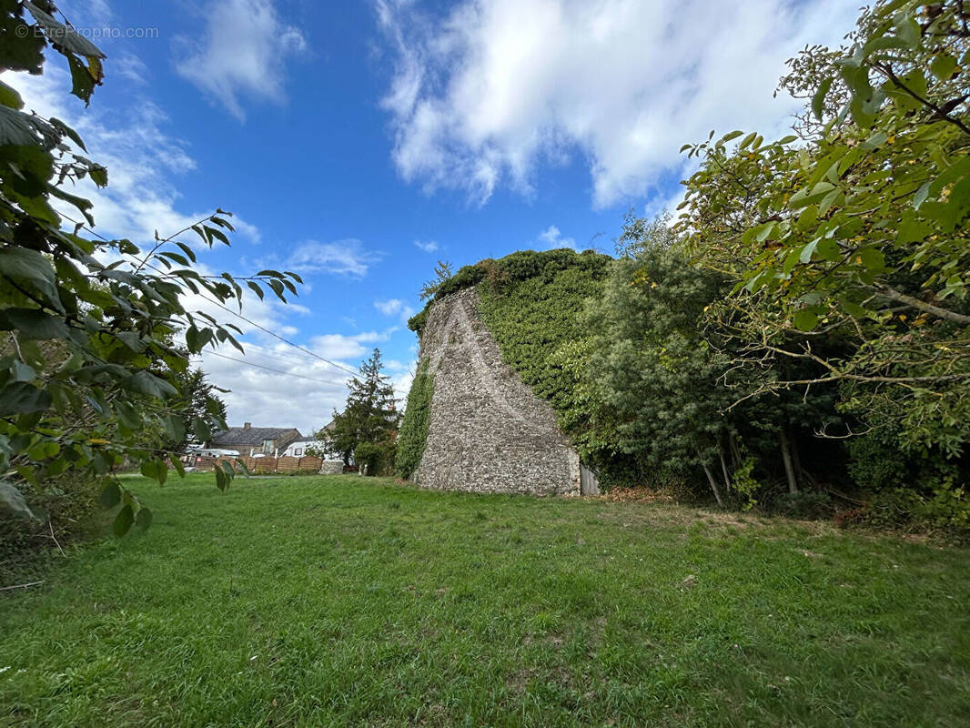 Terrain à LA POMMERAYE