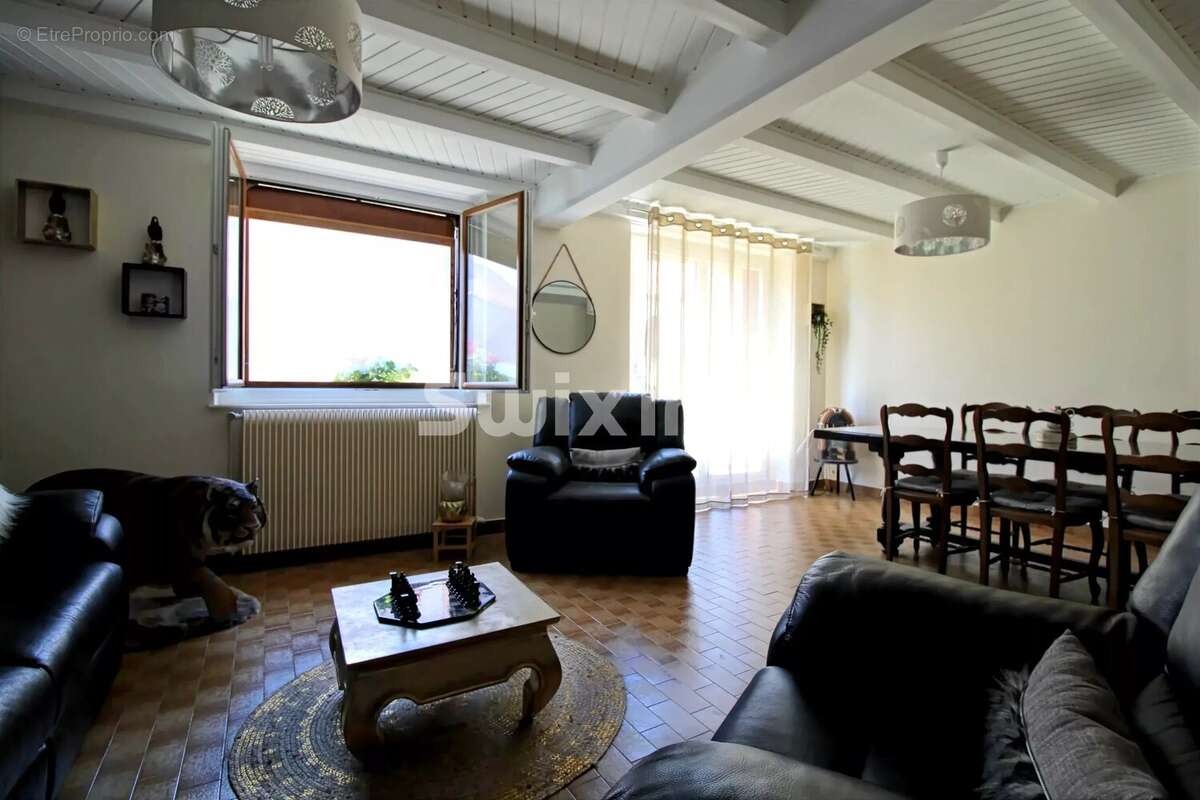 Maison à VULVOZ