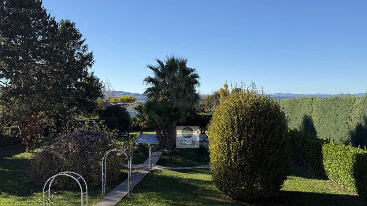 Maison à CHATEAUNEUF-SUR-ISERE