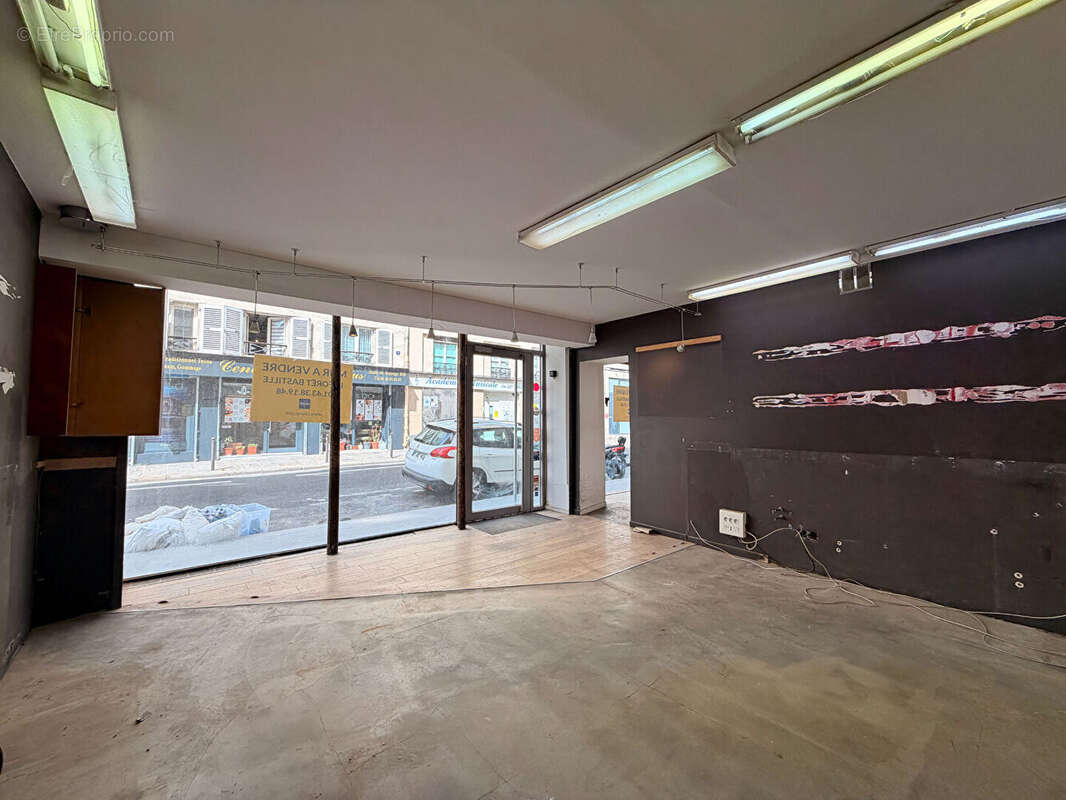 Local commerciale - 2 rue Amelot 75011 Paris - photo 5