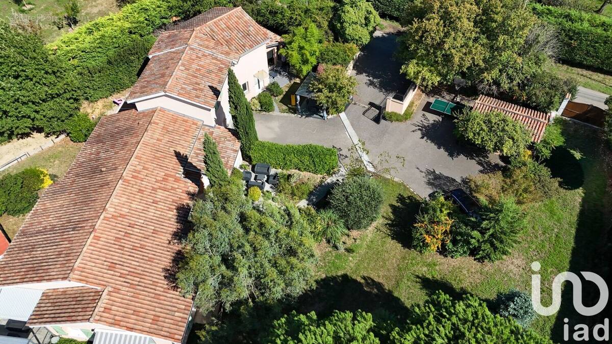 Photo 1 - Maison à SAINT-GENIS-LAVAL