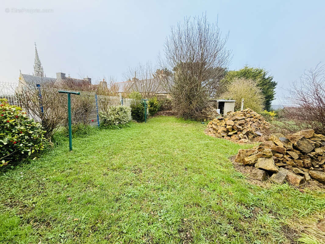 TRELEVERN : Belle maison en pierres proximité immédiate du bourg - photo 7