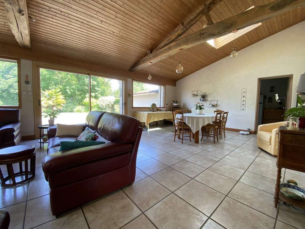 Maison à BEGROLLES-EN-MAUGES