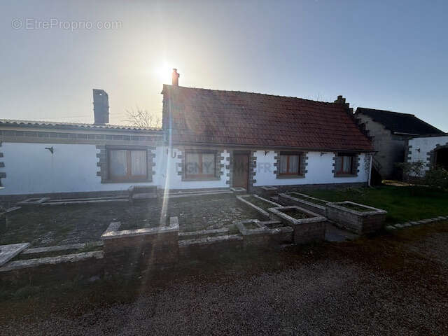 Maison à SAINT-JACQUES-D'ALIERMONT