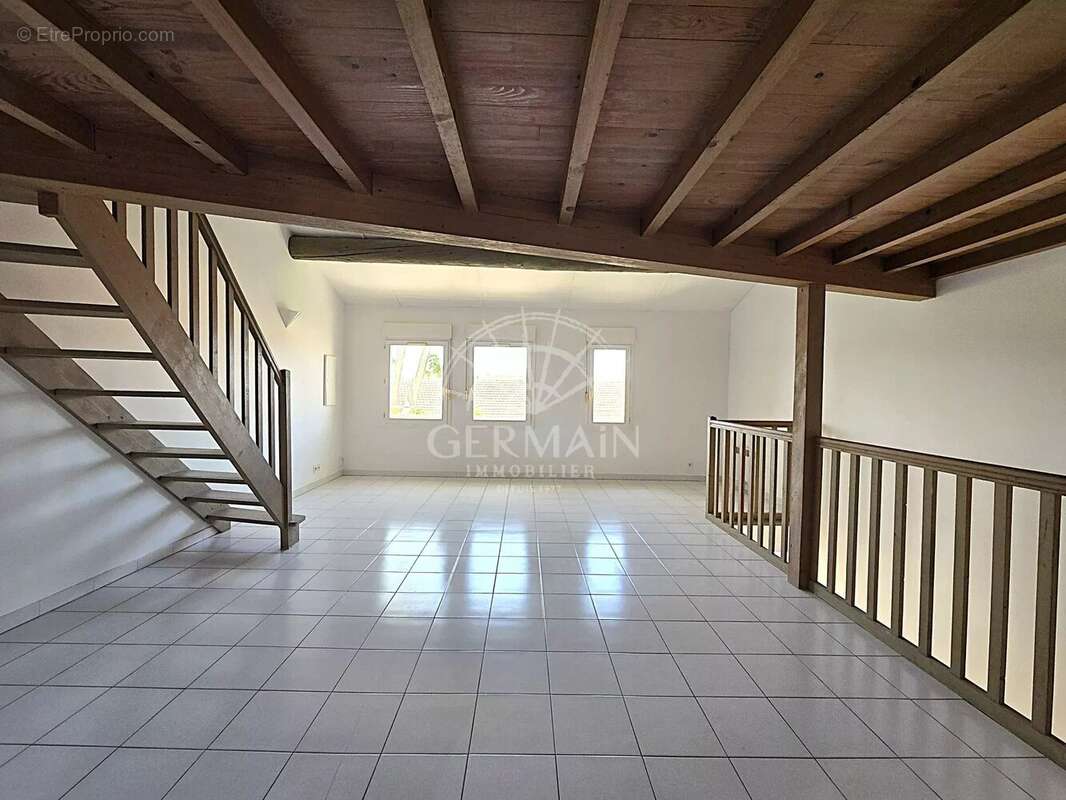 Appartement à L'ISLE-SUR-LA-SORGUE
