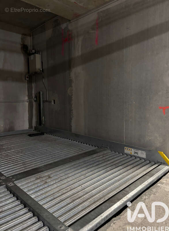 Photo 2 - Parking à ANTONY