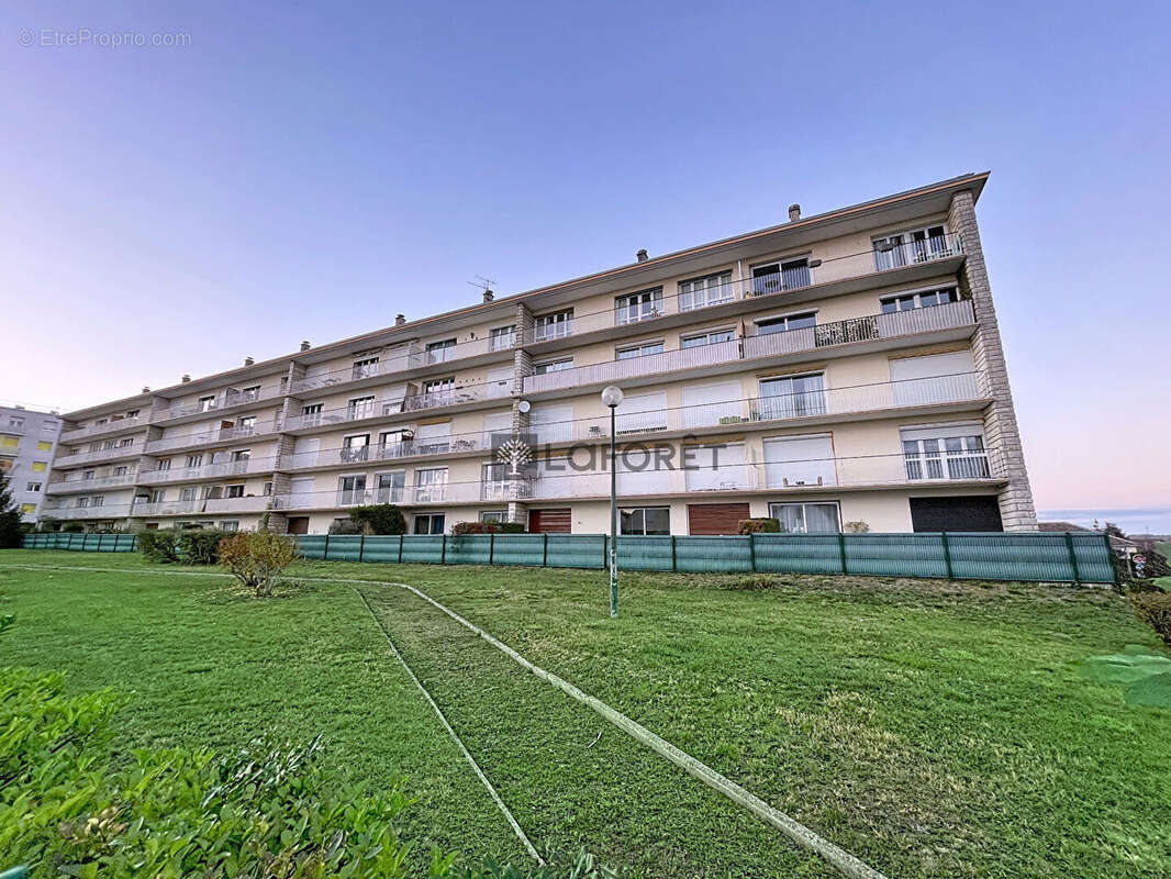 Appartement à SAINT-ETIENNE-DU-ROUVRAY