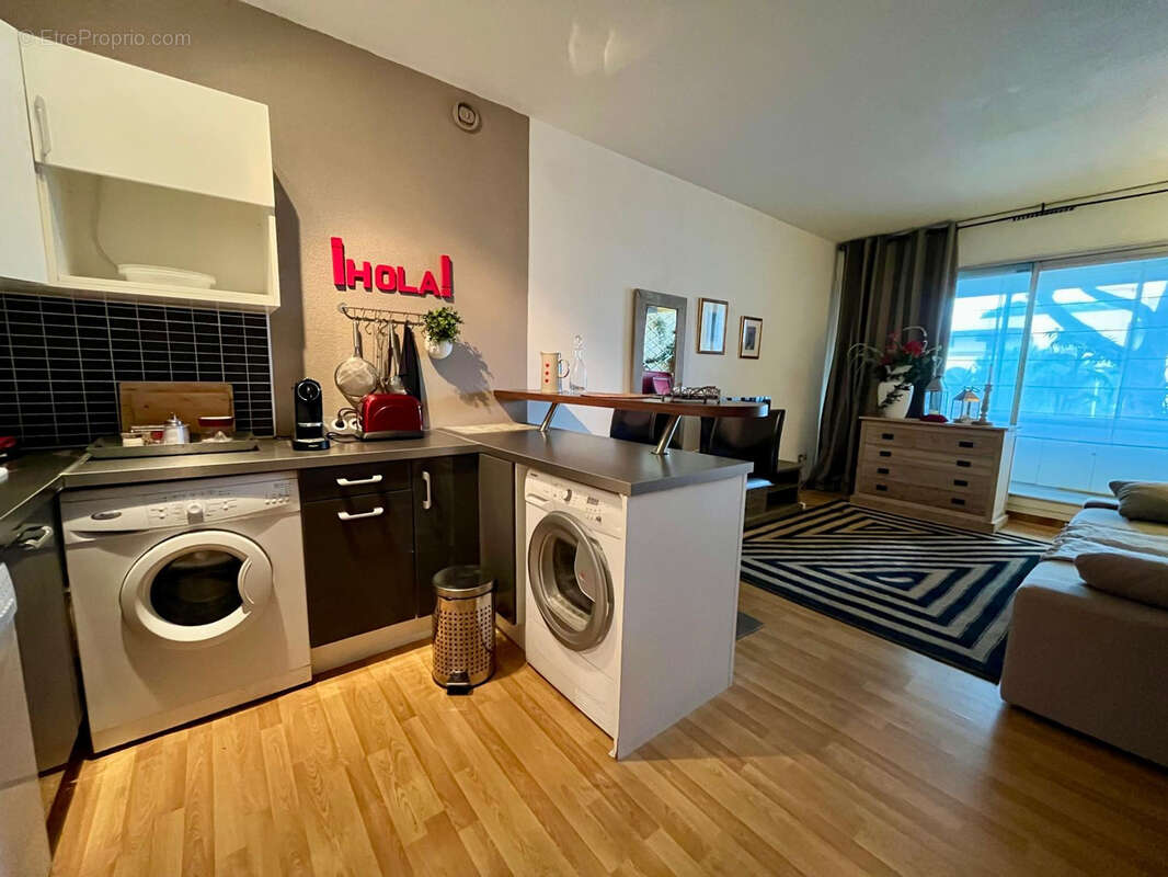 Studio rénové de 27.00m2 au 1er étage avec ascenseur - CENTRE VILLE LA GRANDE-MOTTE - photo 4