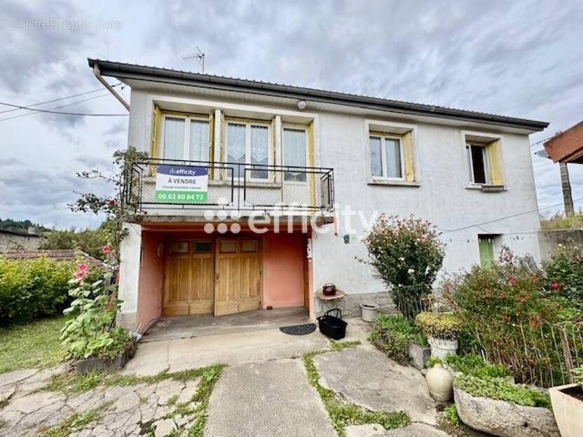 Maison à LA MONNERIE-LE-MONTEL