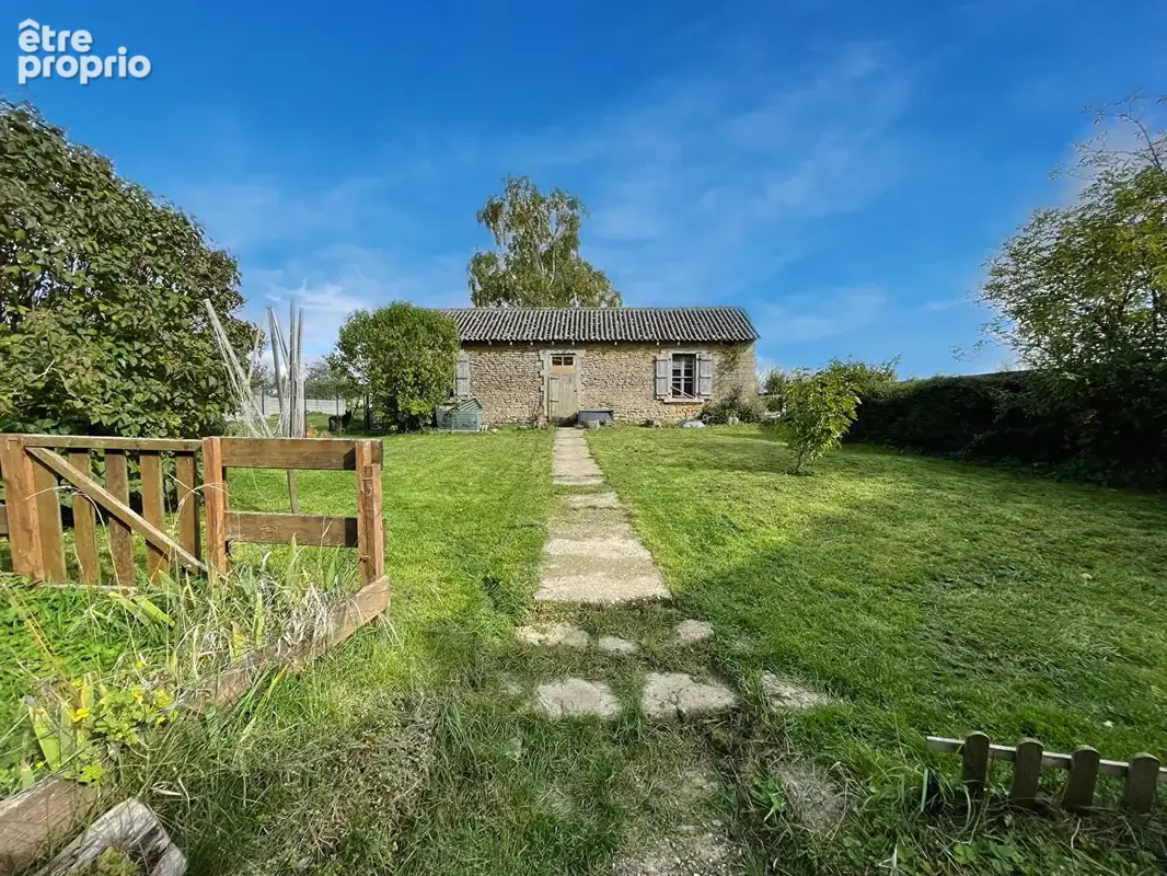 Belle maison familiale avec dépendances sur plus de 31 ares de terrain - photo 2