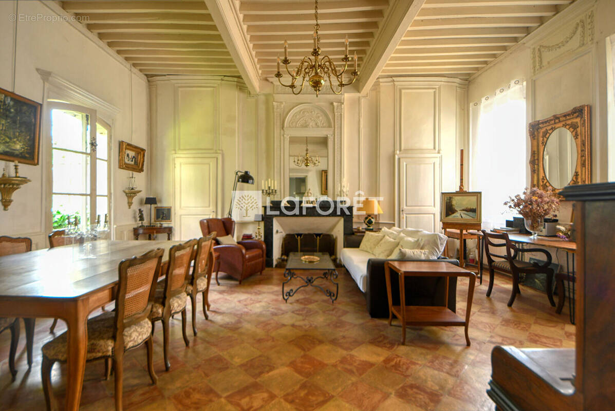 Maison à LISLE-SUR-TARN