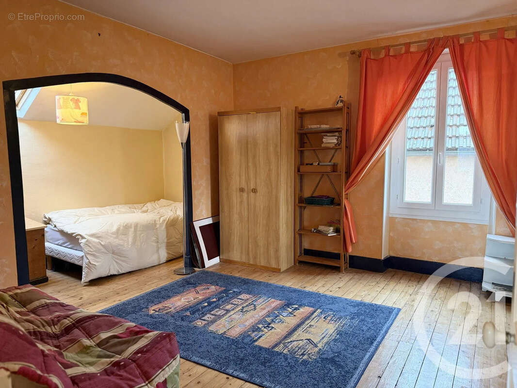 Maison à COSNE-COURS-SUR-LOIRE