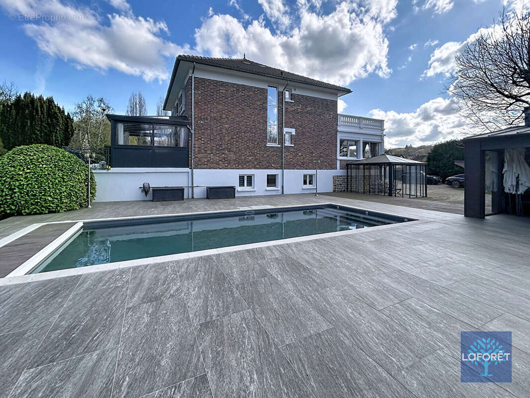 Maison à MAGNY-LE-HONGRE