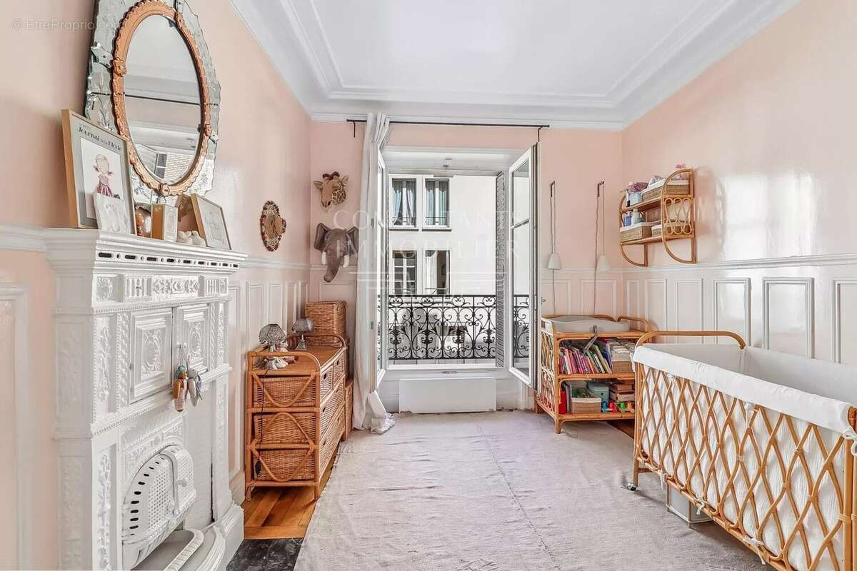 Appartement à LEVALLOIS-PERRET