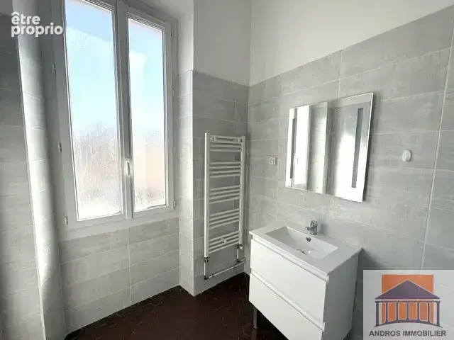 13008 proche Périer,  ÉLÉGANCE HAUSSMANNIENNE   T4 d’exception de  145 m2 avec terrasse  sur jardins. Etage él - photo 11