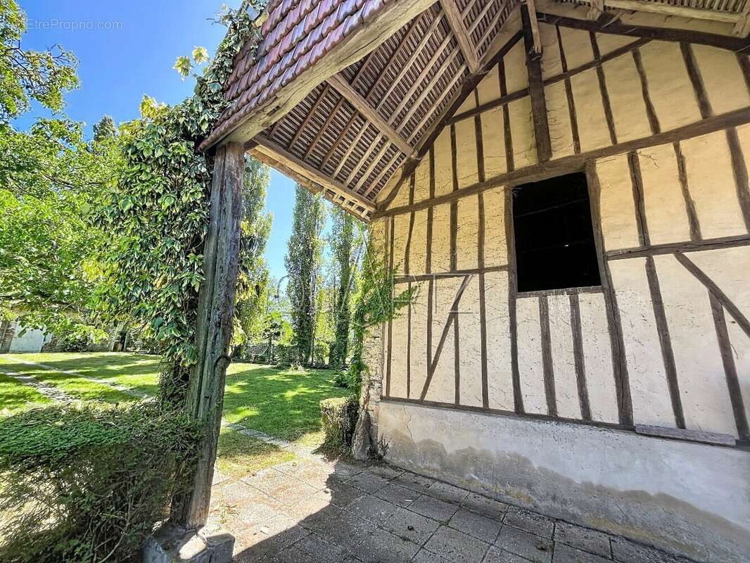 Charme et campagne pour cet ancien presbytère - photo 12