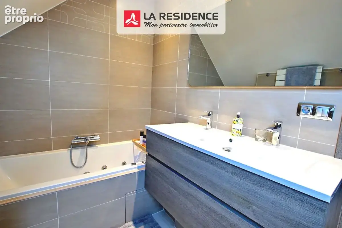 Maison 6 pièces 135 m² à vendre à Le Mesnil-Saint-Denis (78320) - photo 6