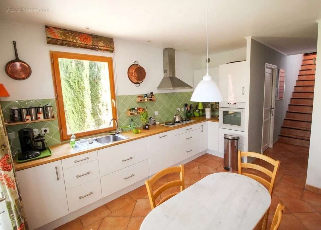 Maison à BESSE-SUR-ISSOLE