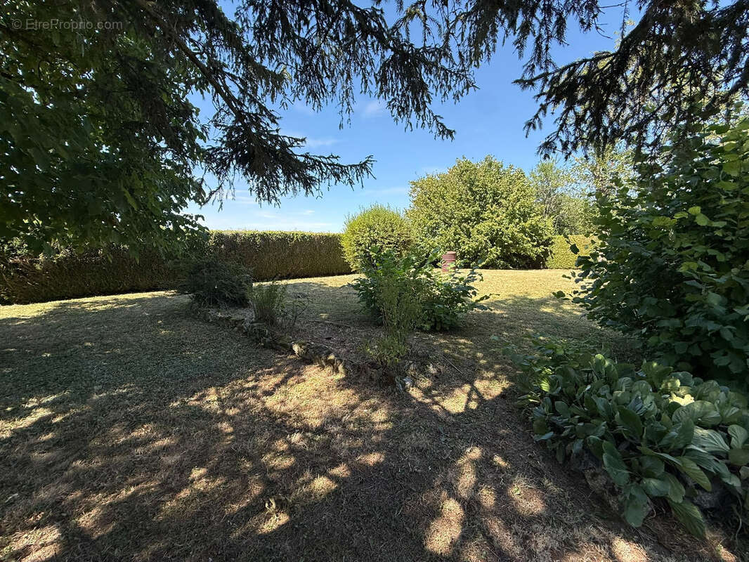 Maison à rénover avec dépendances et magnifique jardin sans vis-à-vis   Allainville-en-Beauce - photo 9