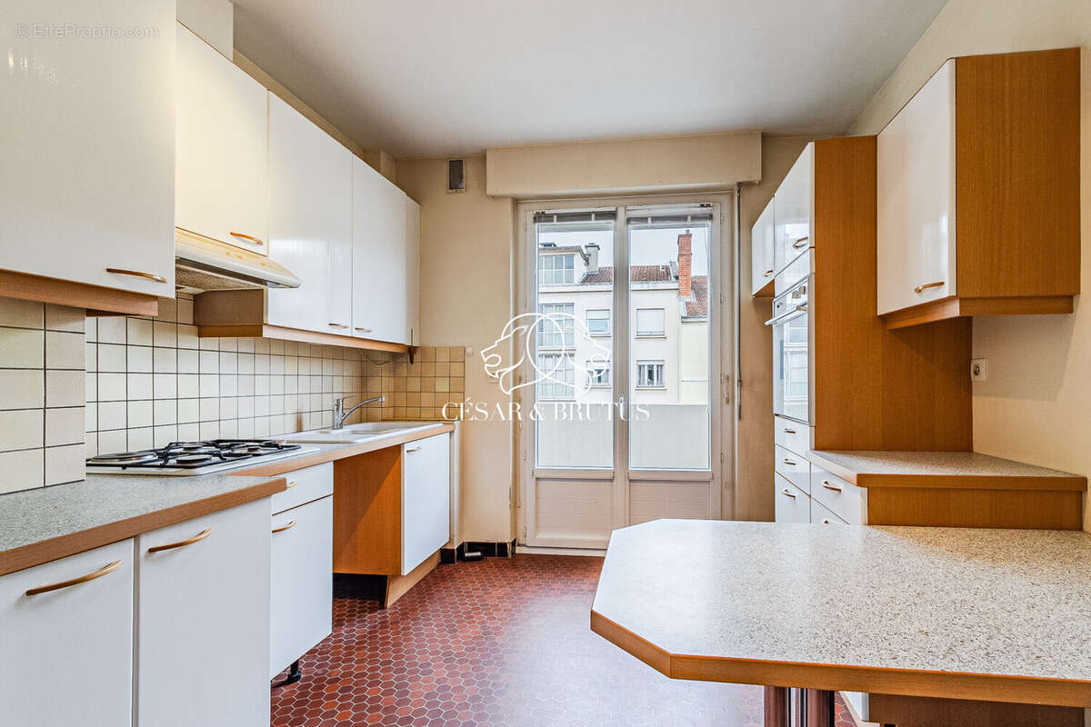 Appartement à LYON-6E
