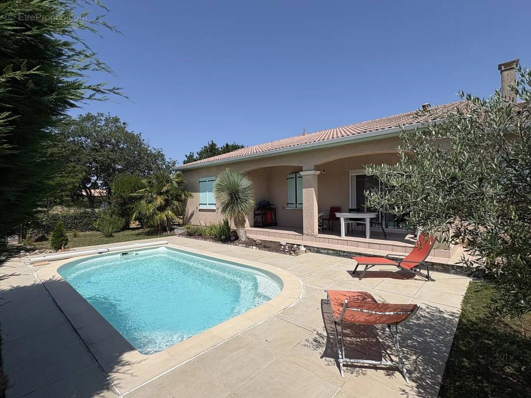 Maison à LA SALVETAT-SAINT-GILLES