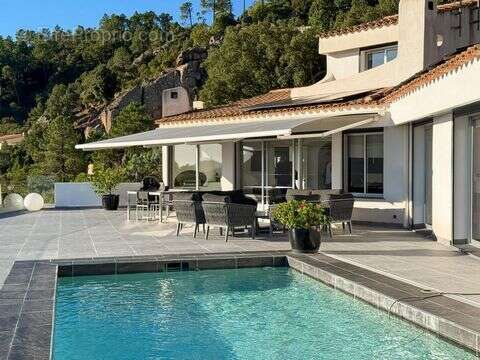 Maison à MANDELIEU-LA-NAPOULE