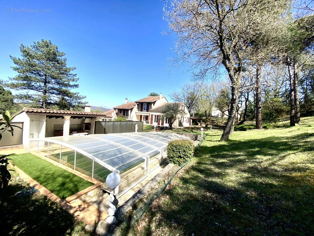 Maison à MONTELIMAR