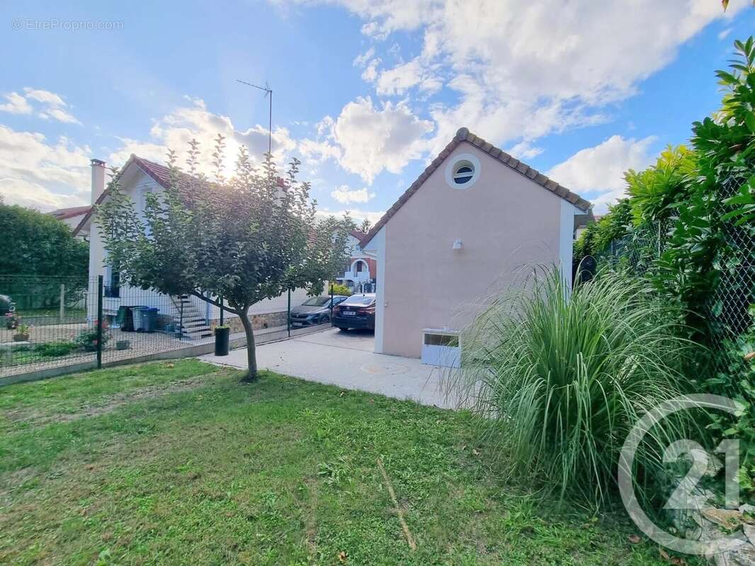 Maison à LA FRETTE-SUR-SEINE