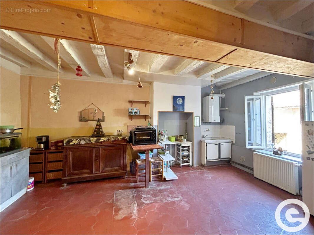 Maison 2 pièces 49.56 m2   Grange et dépendance et fort pententiel d'évolution    Terrain 389 m2   VILLEMANOCH - photo 5