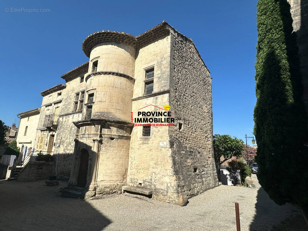 Maison à SAINT-RESTITUT