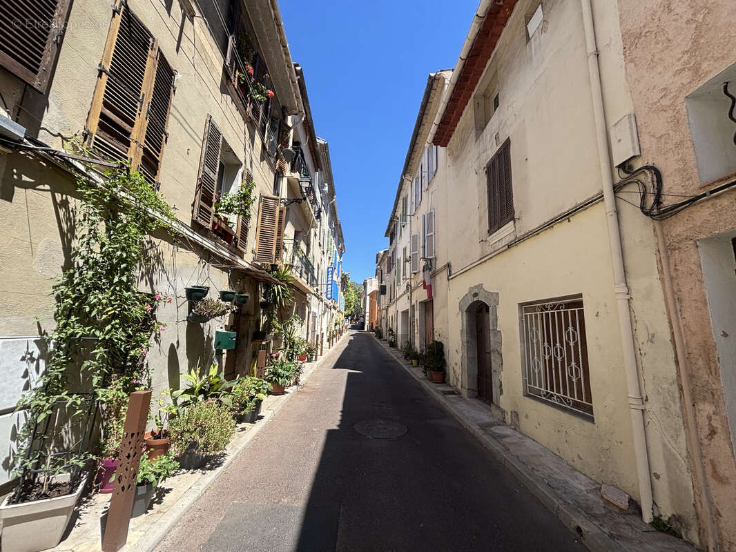 À vendre   Maison de village à fort potentiel   Centre-ville de La Valette-du-Var - photo 2
