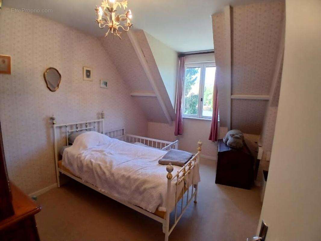 Maison à ESTREE-WAMIN