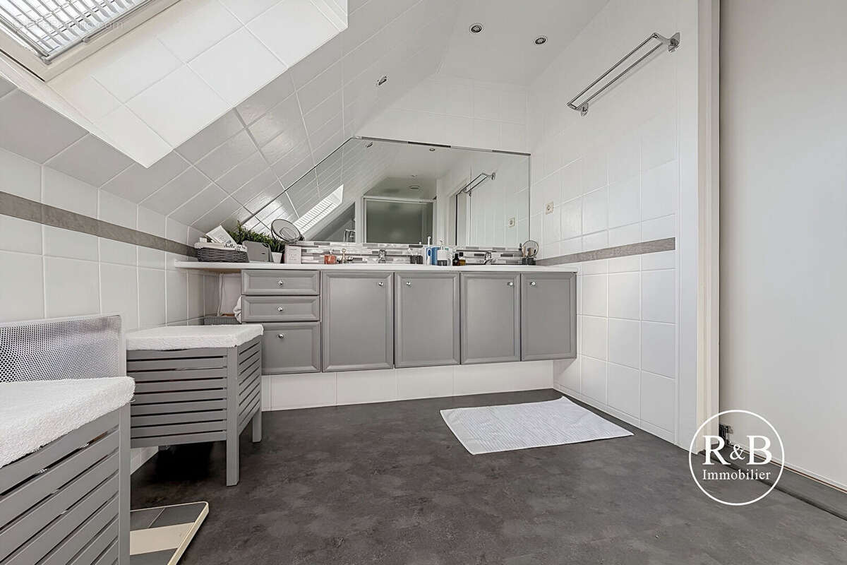 Maison à LES CLAYES-SOUS-BOIS