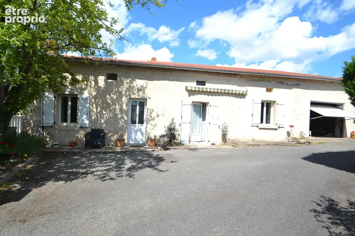 Photo Maison à Saint-Bonnet-De-Rochefort au prix de 128 000€