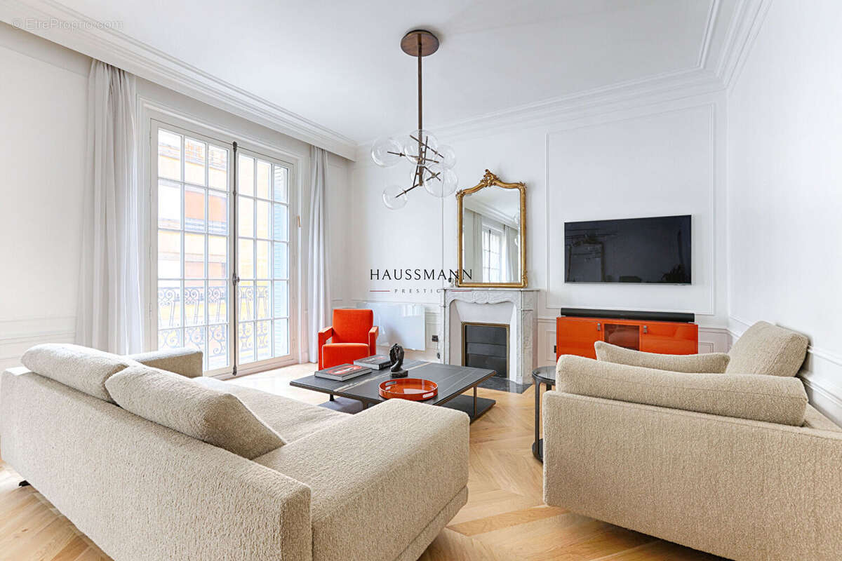 Appartement à PARIS-17E