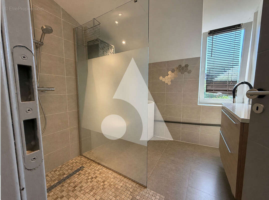 Appartement à VIVIERS-DU-LAC