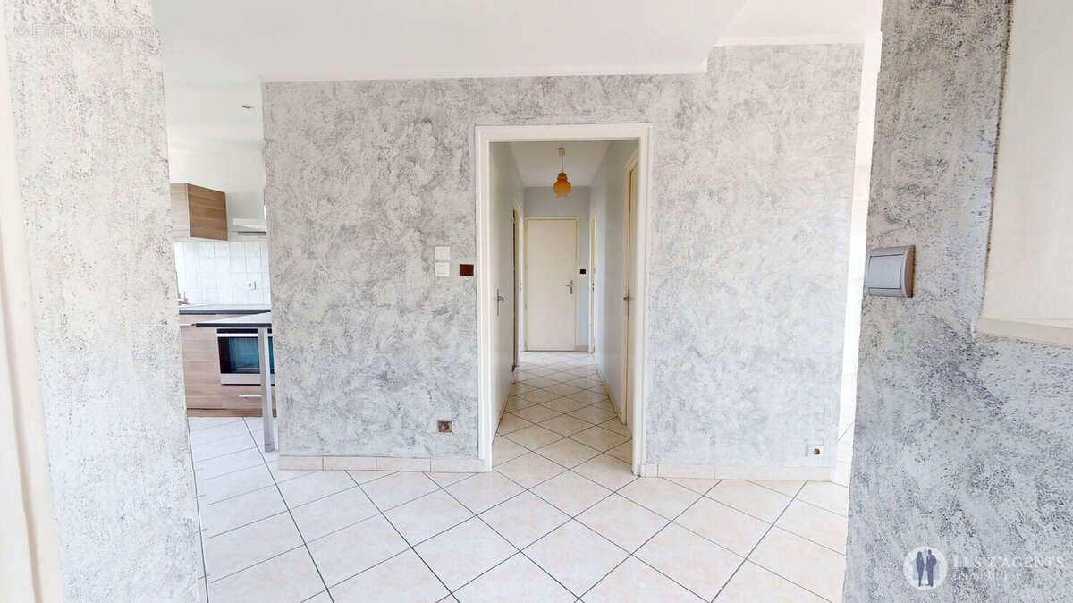 Appartement à SAINT-MARTIN-D'HERES