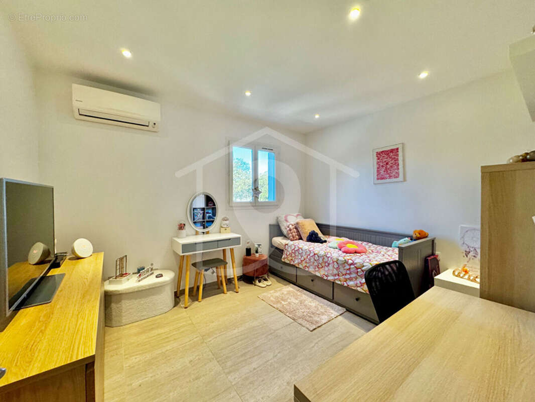 Maison à MONTAUROUX