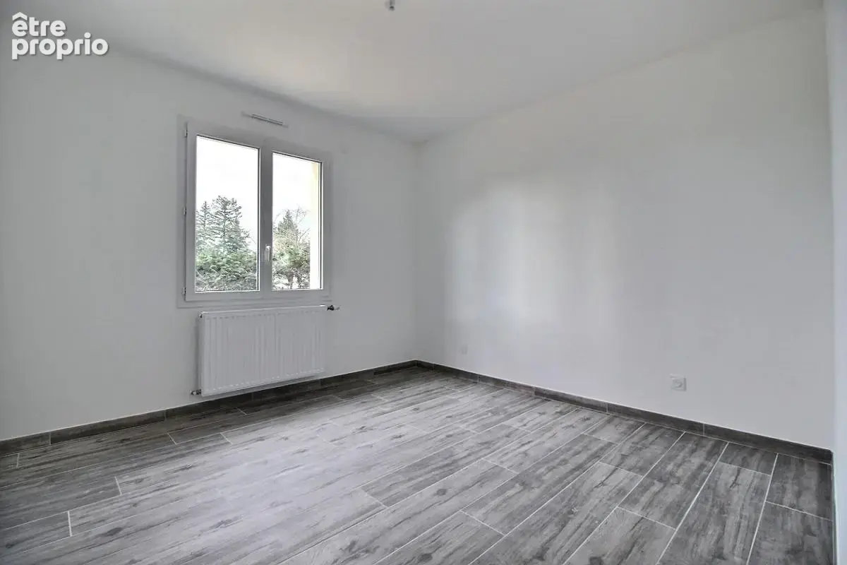 Maison neuve de plain pied avec 3 chambres dans le centre bourg de Saint Martin D Abbat - photo 4